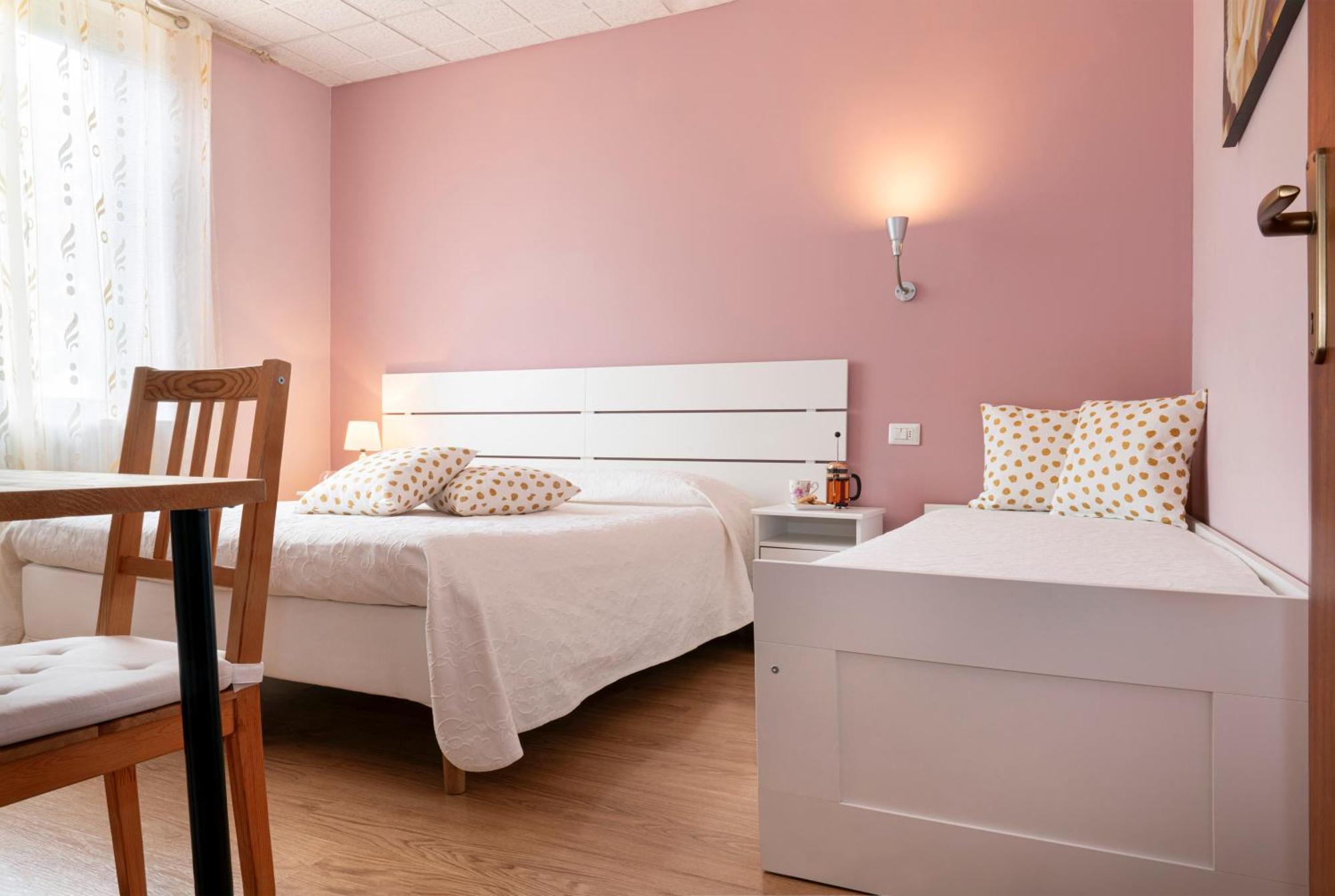 Le Betulle Hotel San Maurizio D'opaglio Buitenkant foto