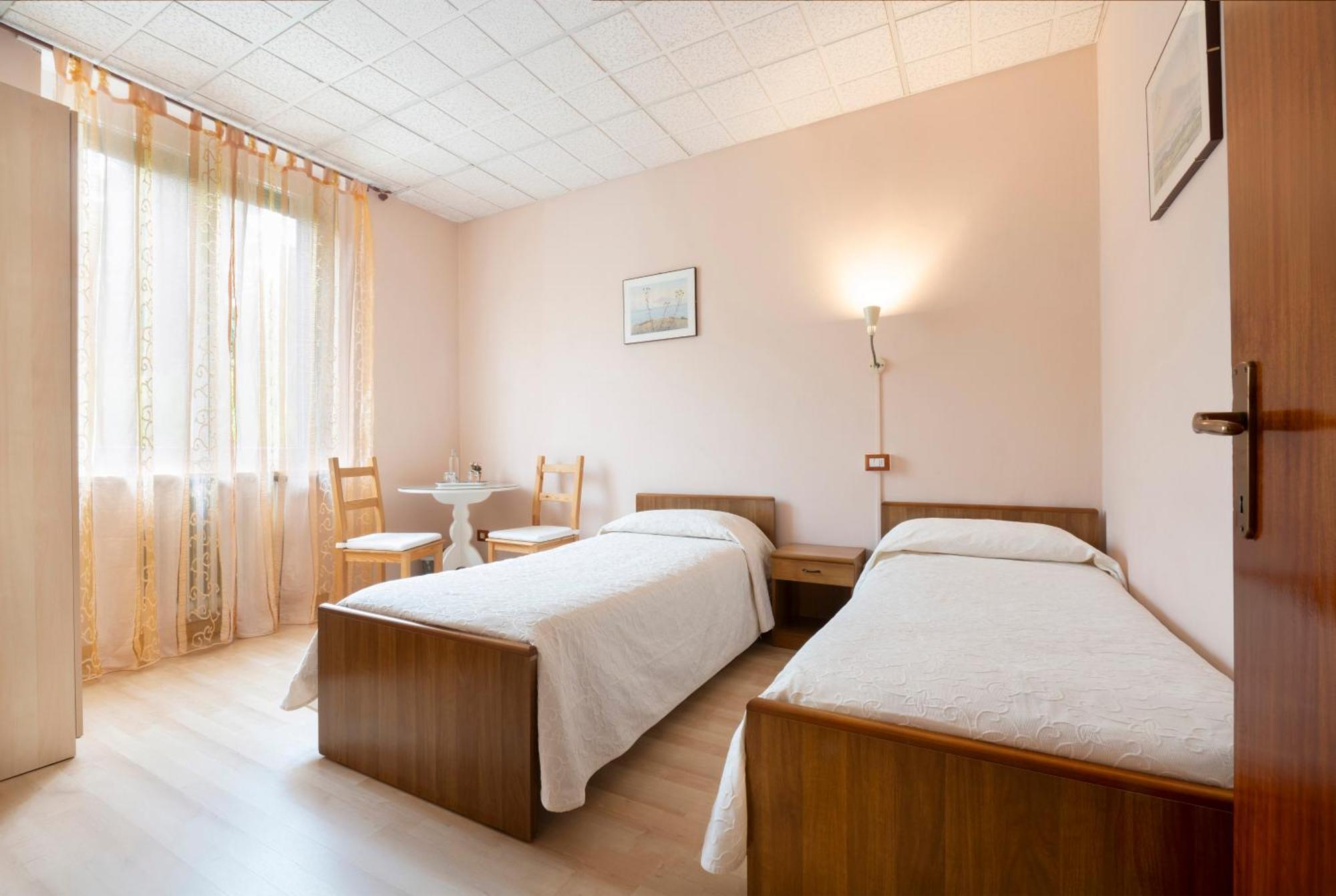 Le Betulle Hotel San Maurizio D'opaglio Buitenkant foto
