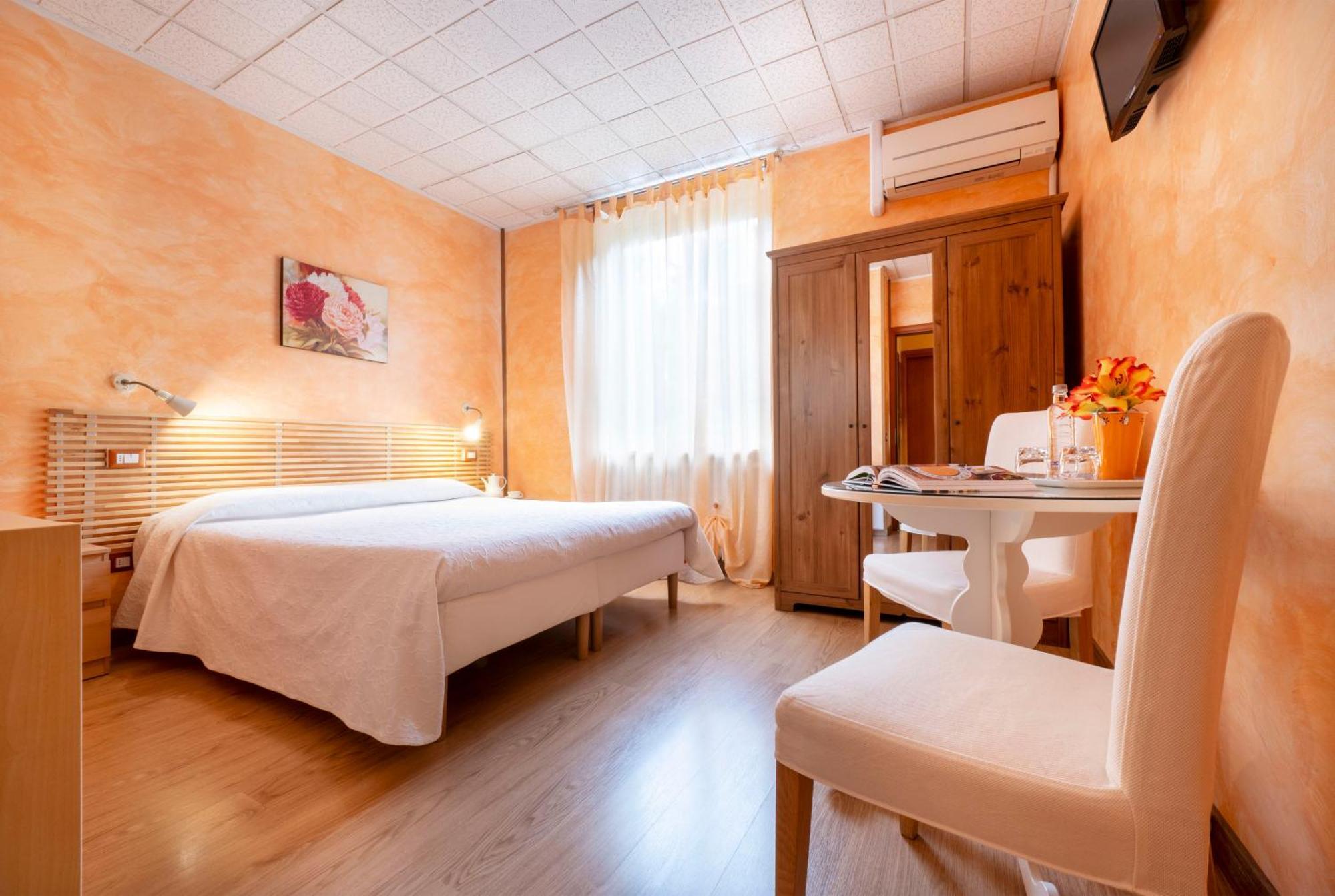 Le Betulle Hotel San Maurizio D'opaglio Buitenkant foto