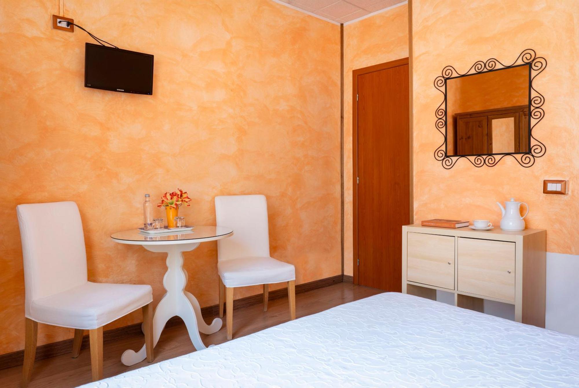 Le Betulle Hotel San Maurizio D'opaglio Buitenkant foto