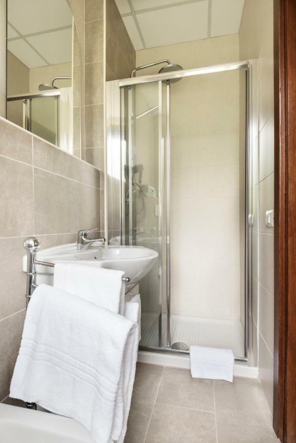Le Betulle Hotel San Maurizio D'opaglio Buitenkant foto