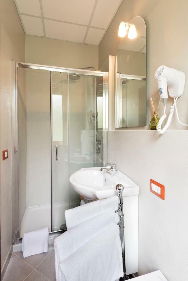 Le Betulle Hotel San Maurizio D'opaglio Buitenkant foto